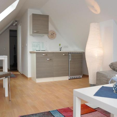 Ferienhaus Mueritzzauber / 1 Zimmer Dachgeschoss-Appartement Röbel Esterno foto