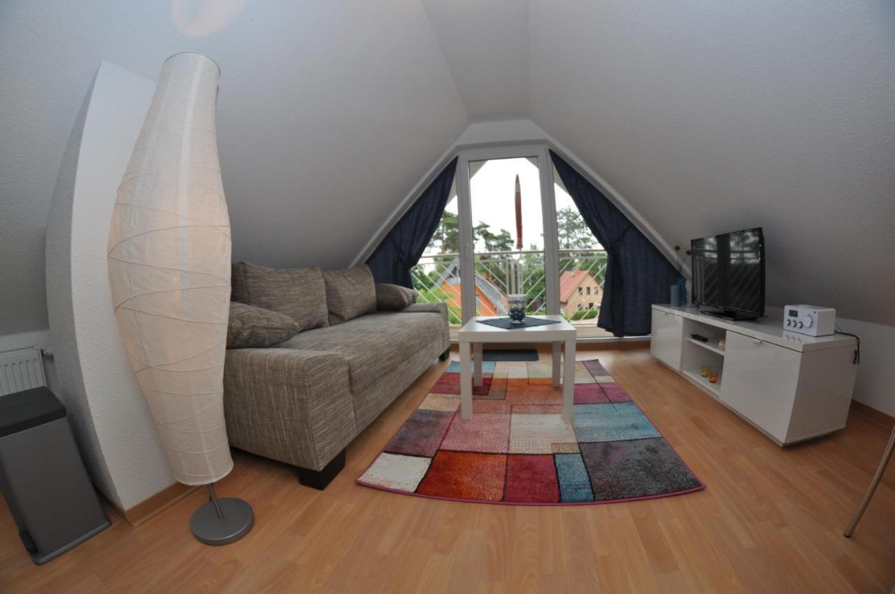 Ferienhaus Mueritzzauber / 1 Zimmer Dachgeschoss-Appartement Röbel Esterno foto