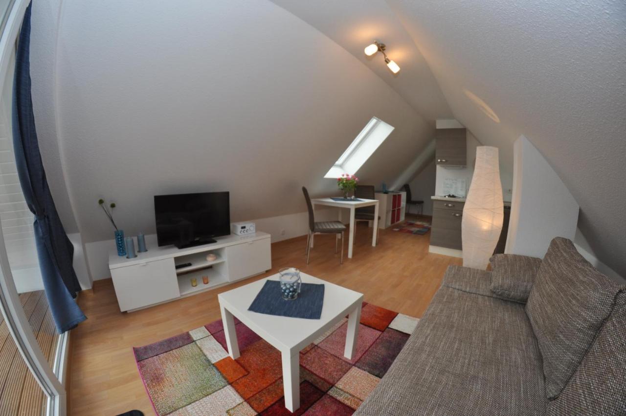 Ferienhaus Mueritzzauber / 1 Zimmer Dachgeschoss-Appartement Röbel Esterno foto